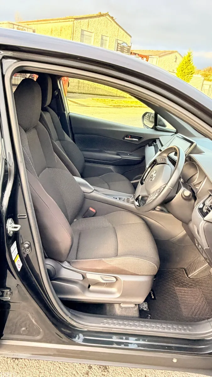 Toyota C-HR SUV, Petrol Hybrid, 2019, Black