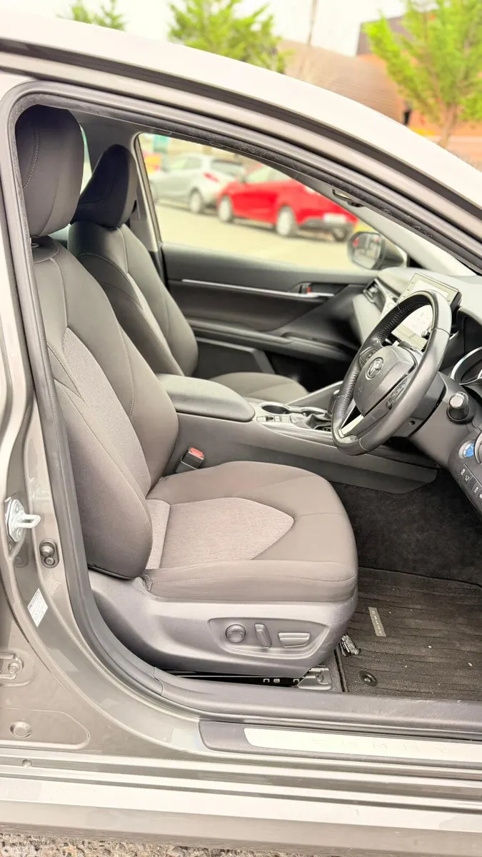 Toyota Camry Saloon, Petrol Hybrid, 2021, Grey