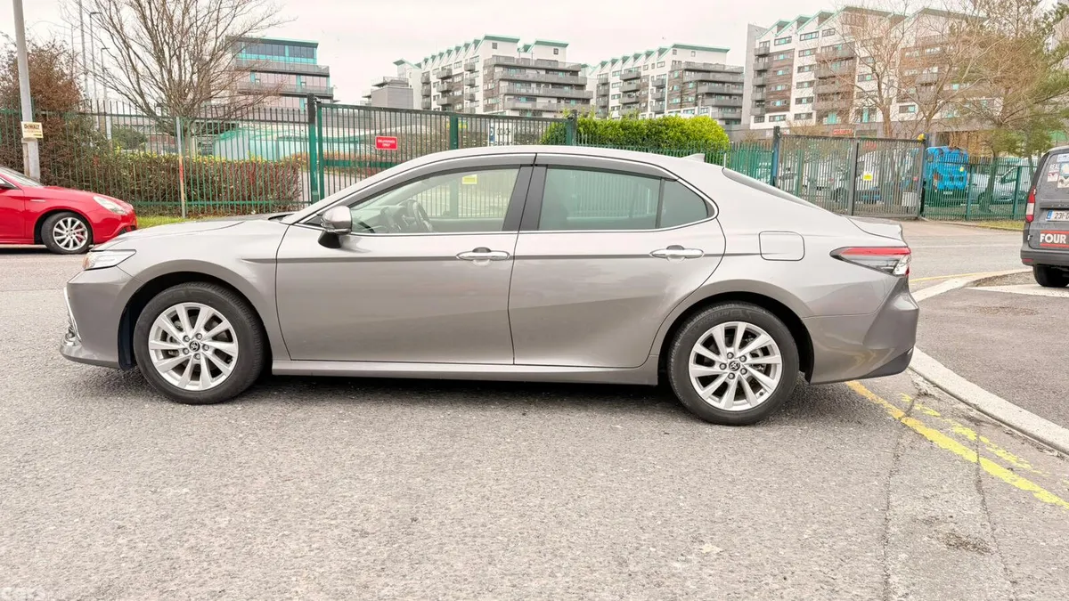 Toyota Camry Saloon, Petrol Hybrid, 2021, Grey