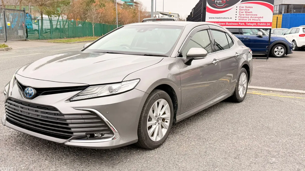 Toyota Camry Saloon, Petrol Hybrid, 2021, Grey