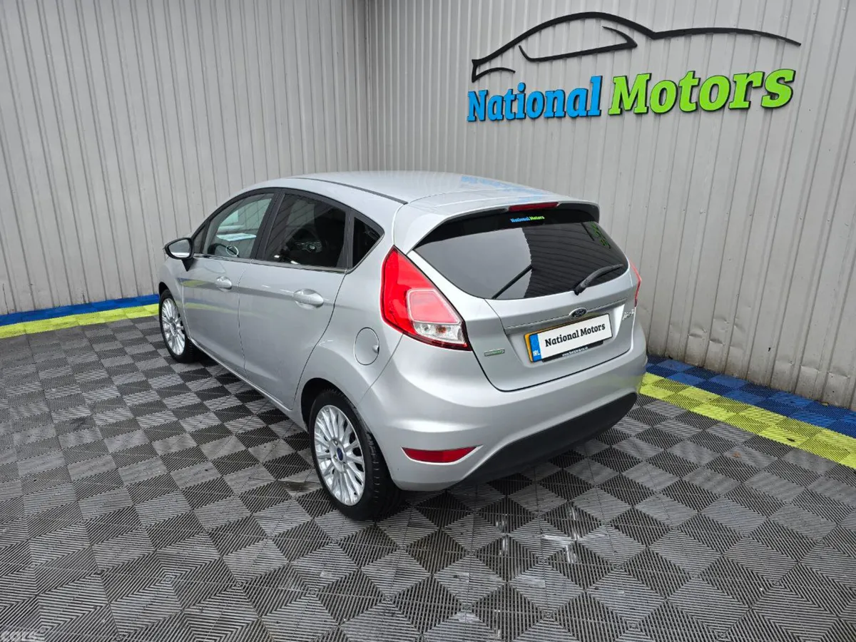 Ford Fiesta Hatchback, Petrol, 2014, Silver