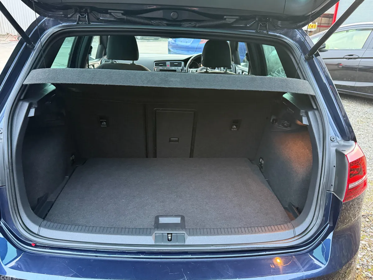 Volkswagen Golf Hatchback, Petrol, 2017, Blue