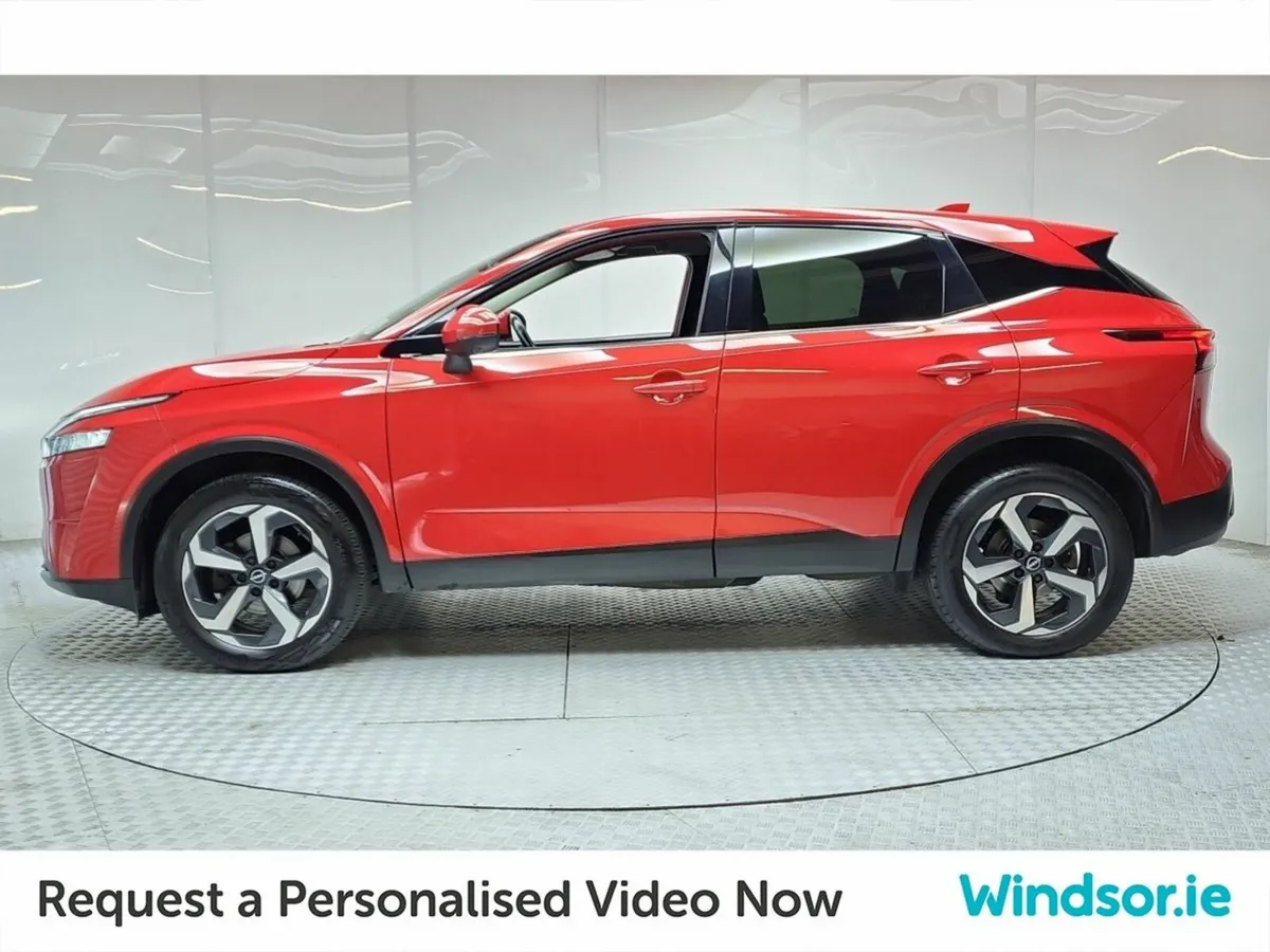 Nissan Qashqai MPV, Petrol Hybrid, 2022, Red