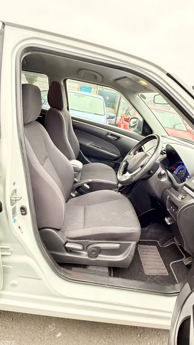 Suzuki Swift Hatchback, Petrol, 2016, White