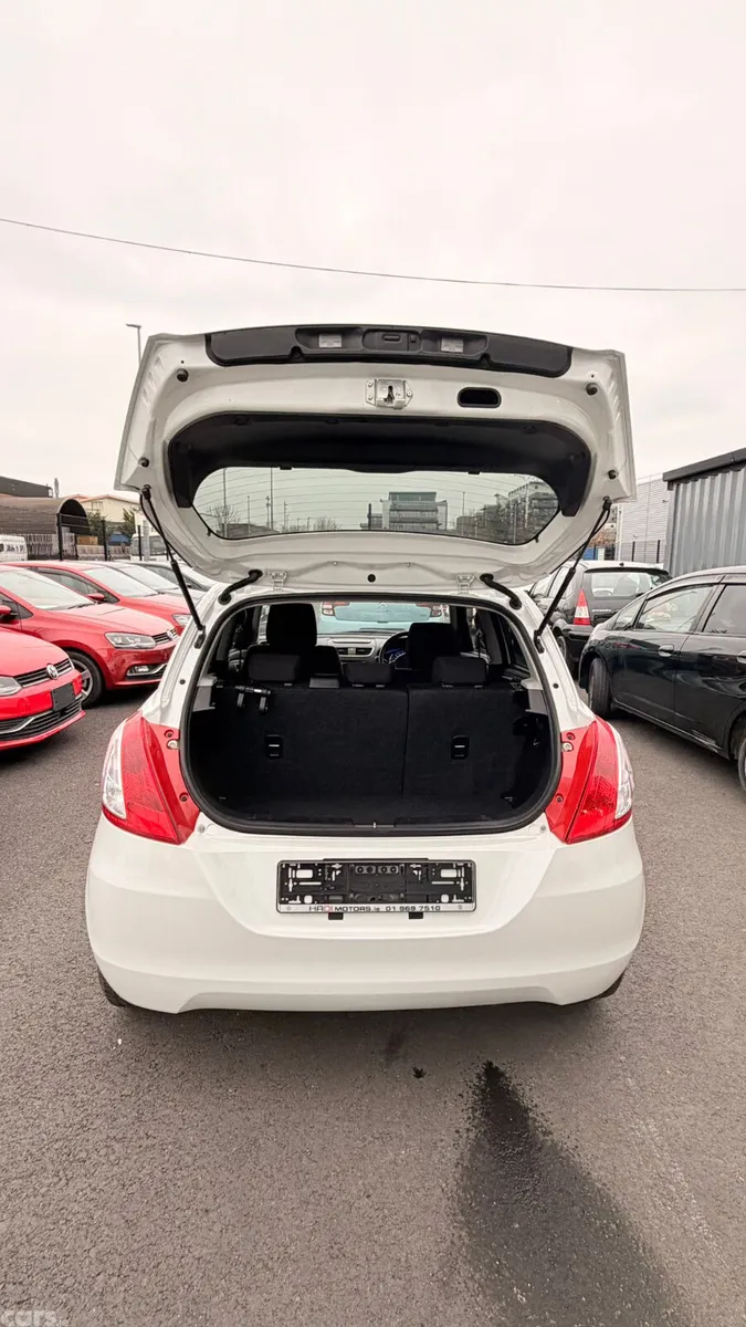 Suzuki Swift Hatchback, Petrol, 2016, White