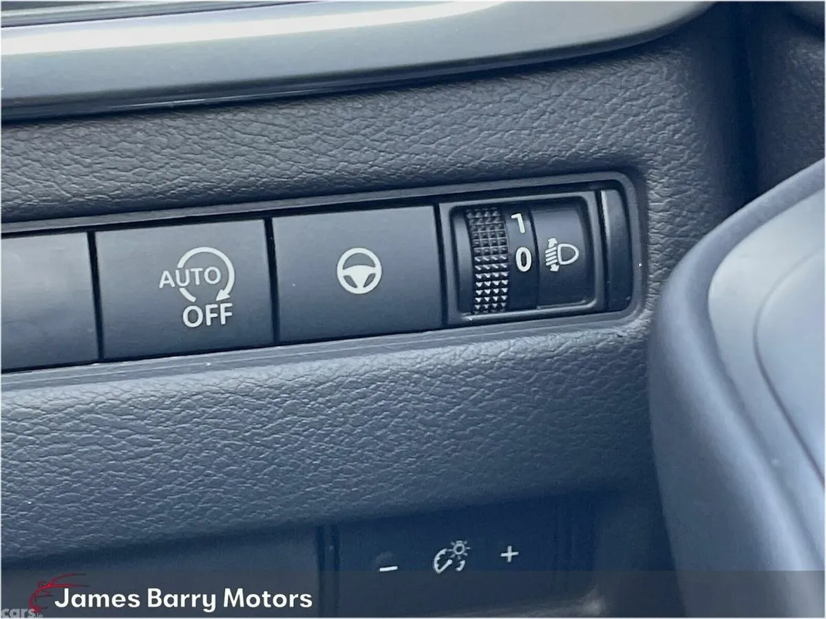 Nissan Qashqai MPV, Petrol Hybrid, 2025, Black