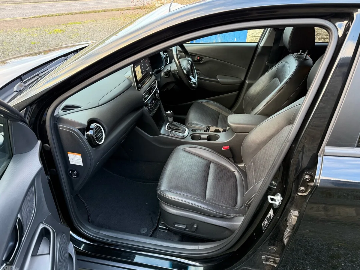 Hyundai KONA Hatchback, Petrol Hybrid, 2020, Black