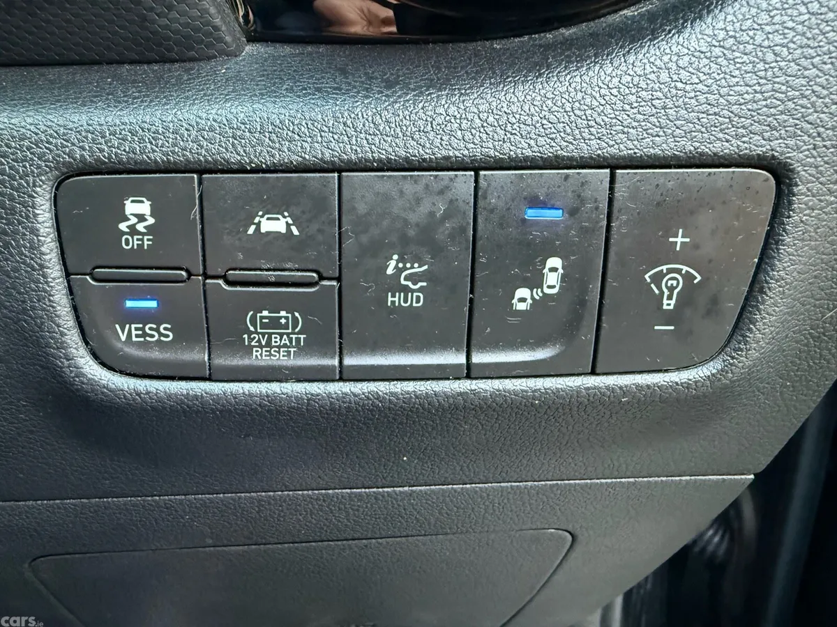 Hyundai KONA Hatchback, Petrol Hybrid, 2020, Black
