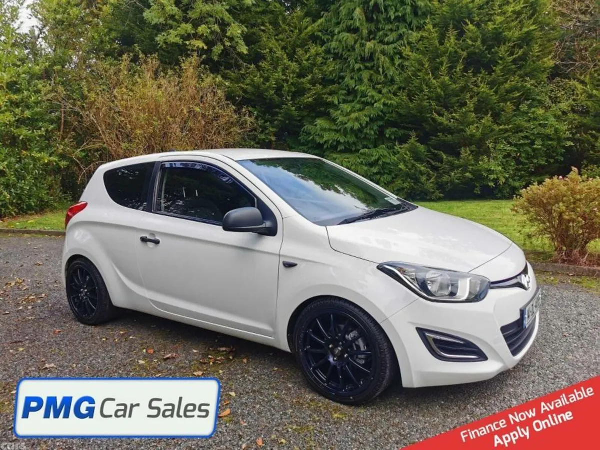 Hyundai i20 Hatchback, Petrol, 2014, White
