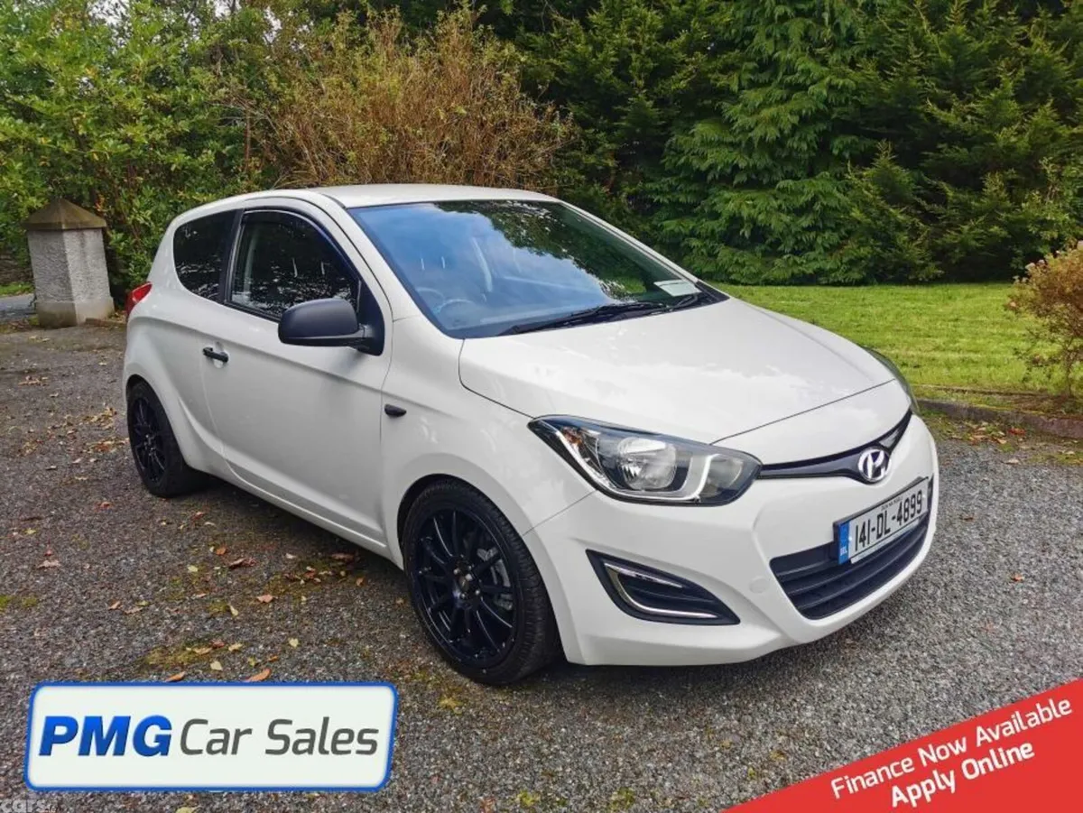 Hyundai i20 Hatchback, Petrol, 2014, White
