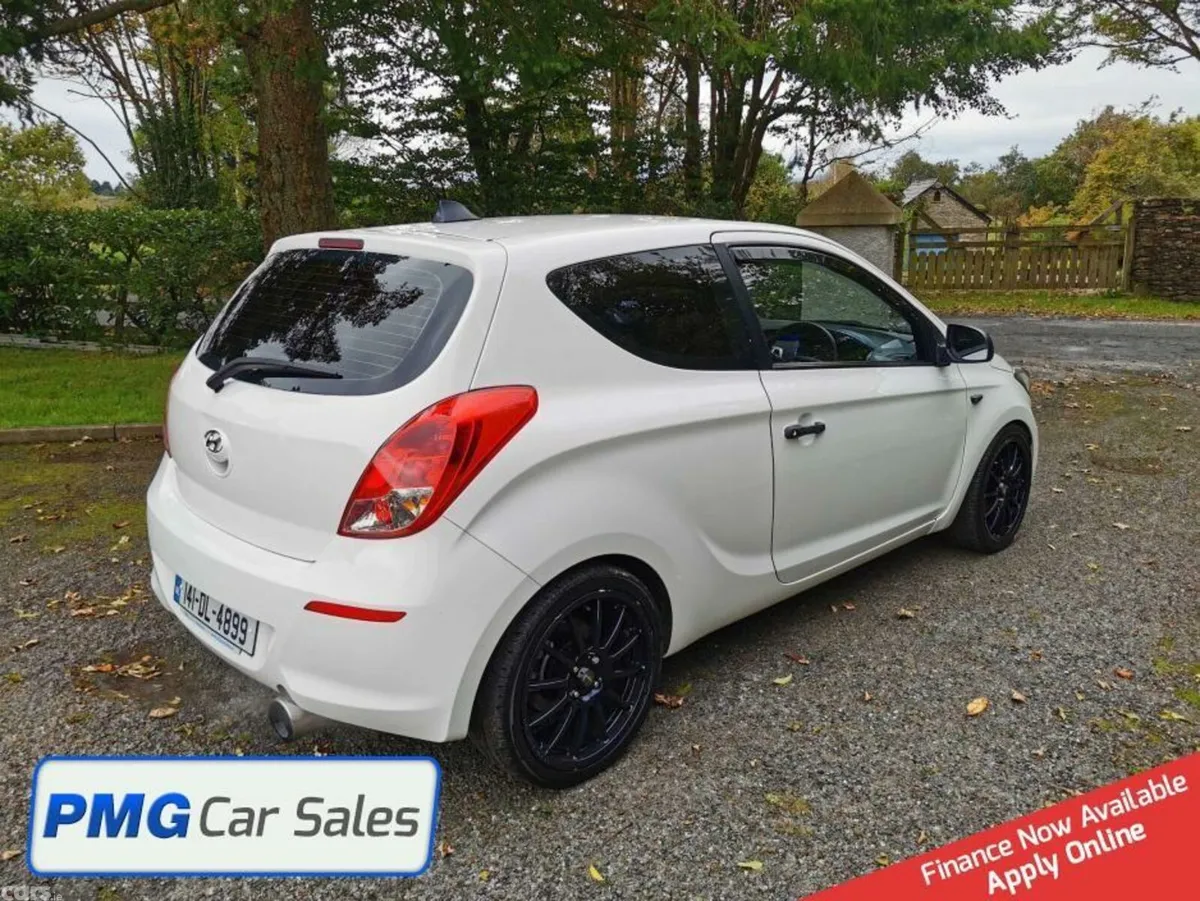 Hyundai i20 Hatchback, Petrol, 2014, White