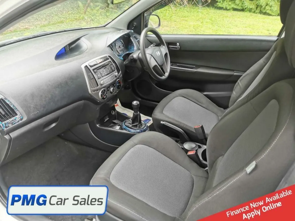 Hyundai i20 Hatchback, Petrol, 2014, White