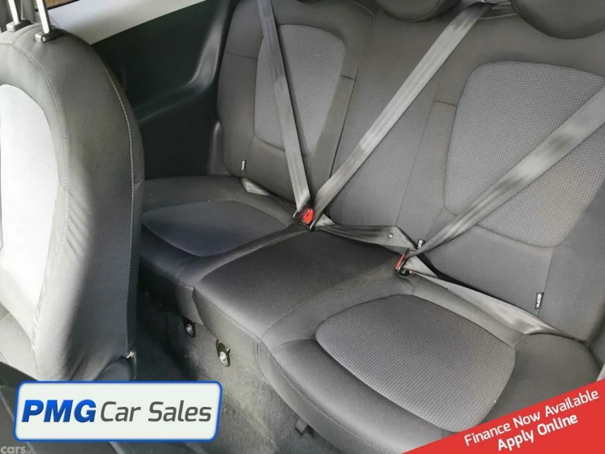 Hyundai i20 Hatchback, Petrol, 2014, White