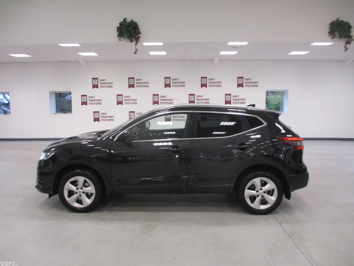 Nissan Qashqai SUV, Diesel, 2018, Black