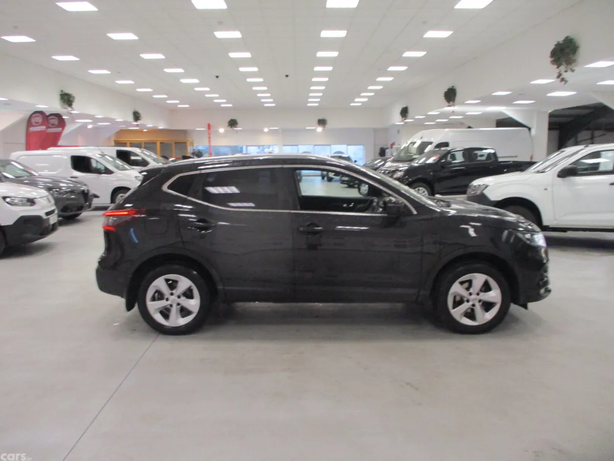 Nissan Qashqai SUV, Diesel, 2018, Black