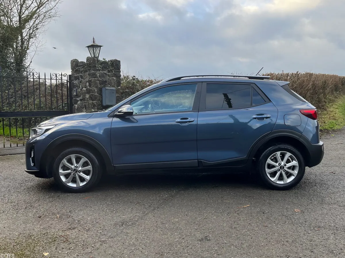 Kia Stonic Estate/Jeep, Petrol, 2020, Blue