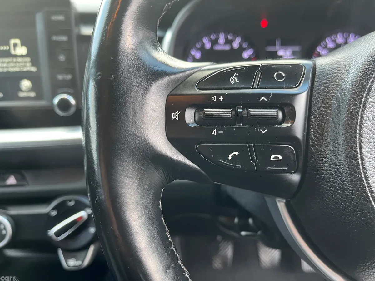 Kia Stonic Estate/Jeep, Petrol, 2020, Blue
