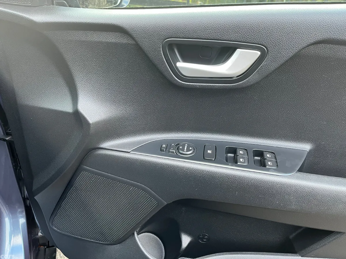 Kia Stonic Estate/Jeep, Petrol, 2020, Blue