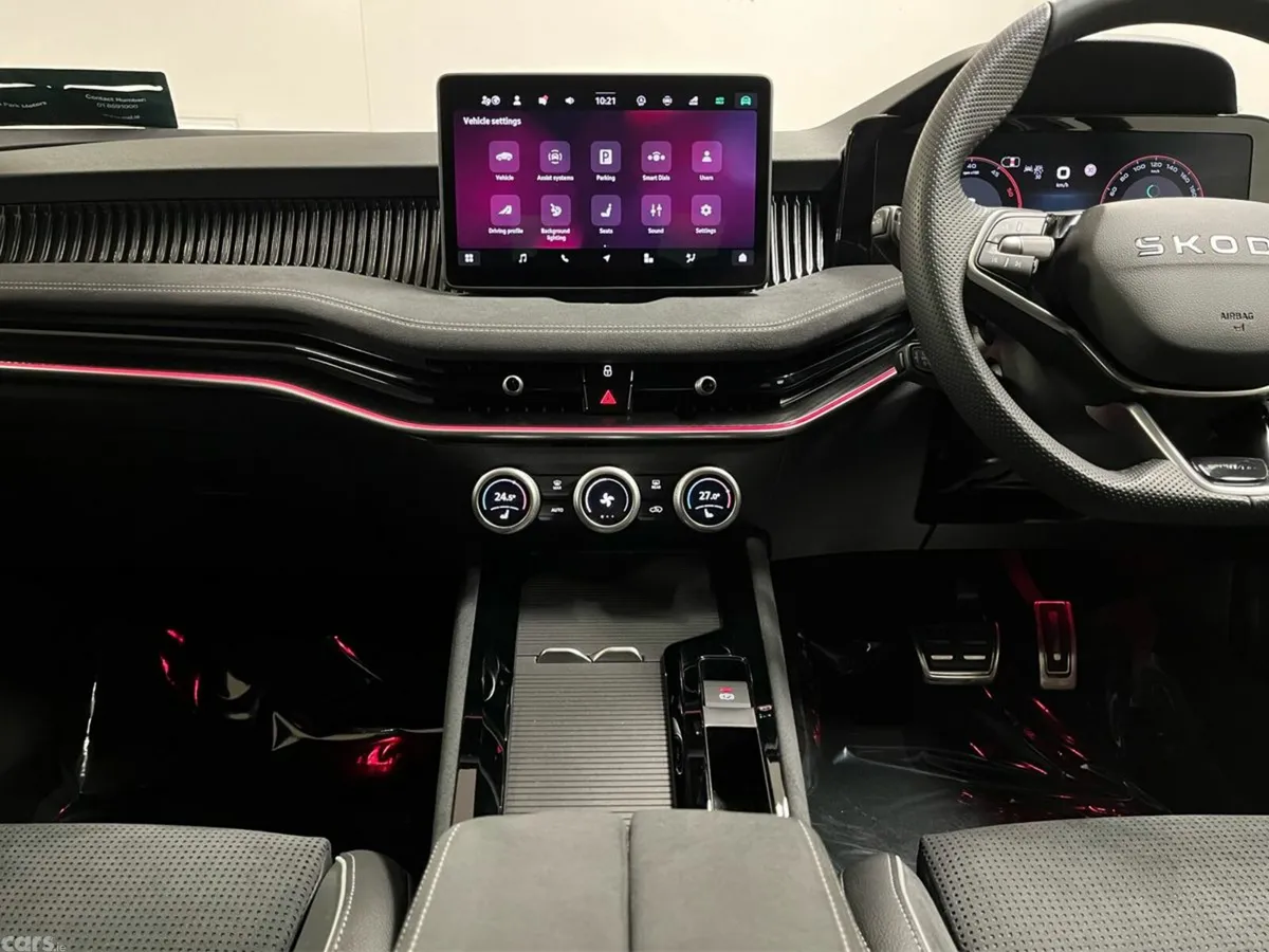 Skoda Superb Saloon, Diesel, 2025, Red