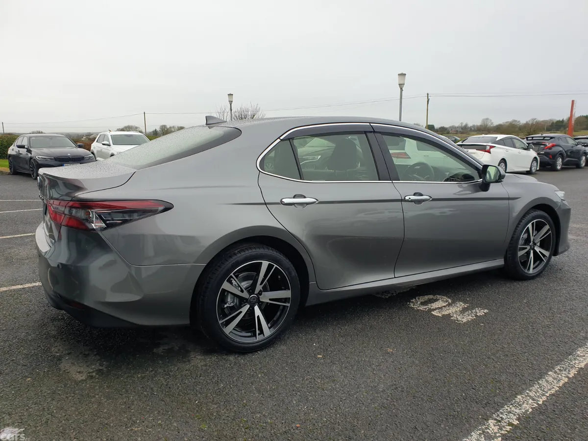 Toyota Camry Saloon, Petrol Hybrid, 2022, Grey