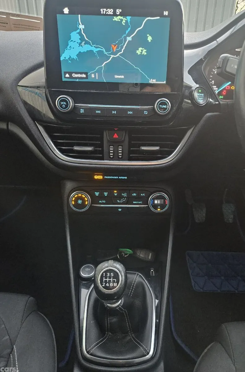 Ford Fiesta Hatchback, Petrol, 2017, Grey