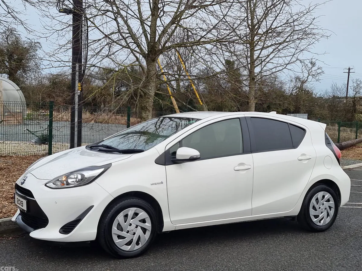 Toyota Aqua Hatchback, Petrol Hybrid, 2019, White