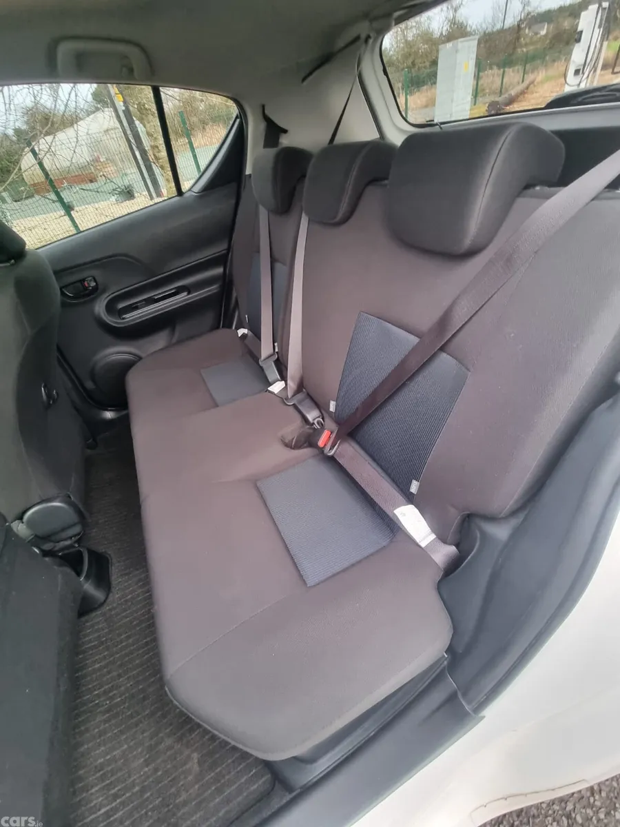 Toyota Aqua Hatchback, Petrol Hybrid, 2019, White