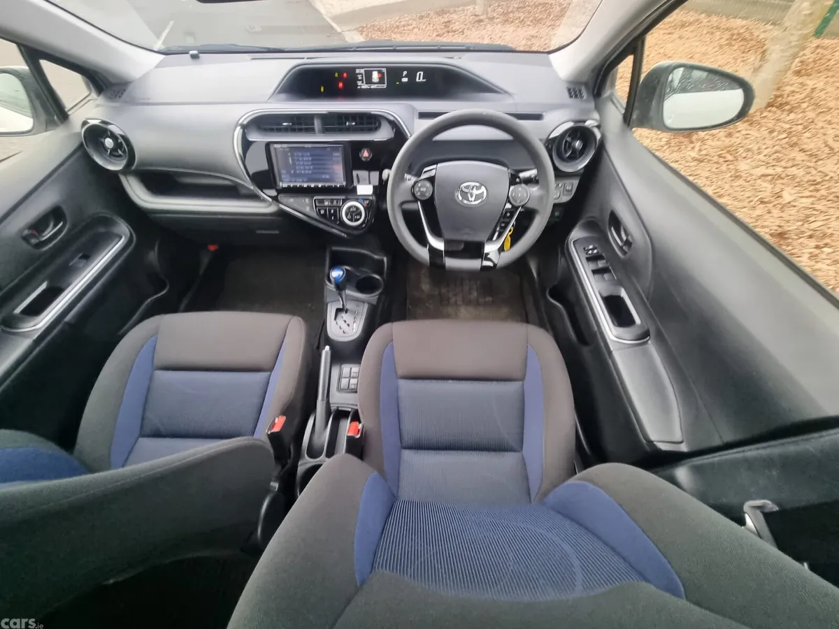 Toyota Aqua Hatchback, Petrol Hybrid, 2019, White