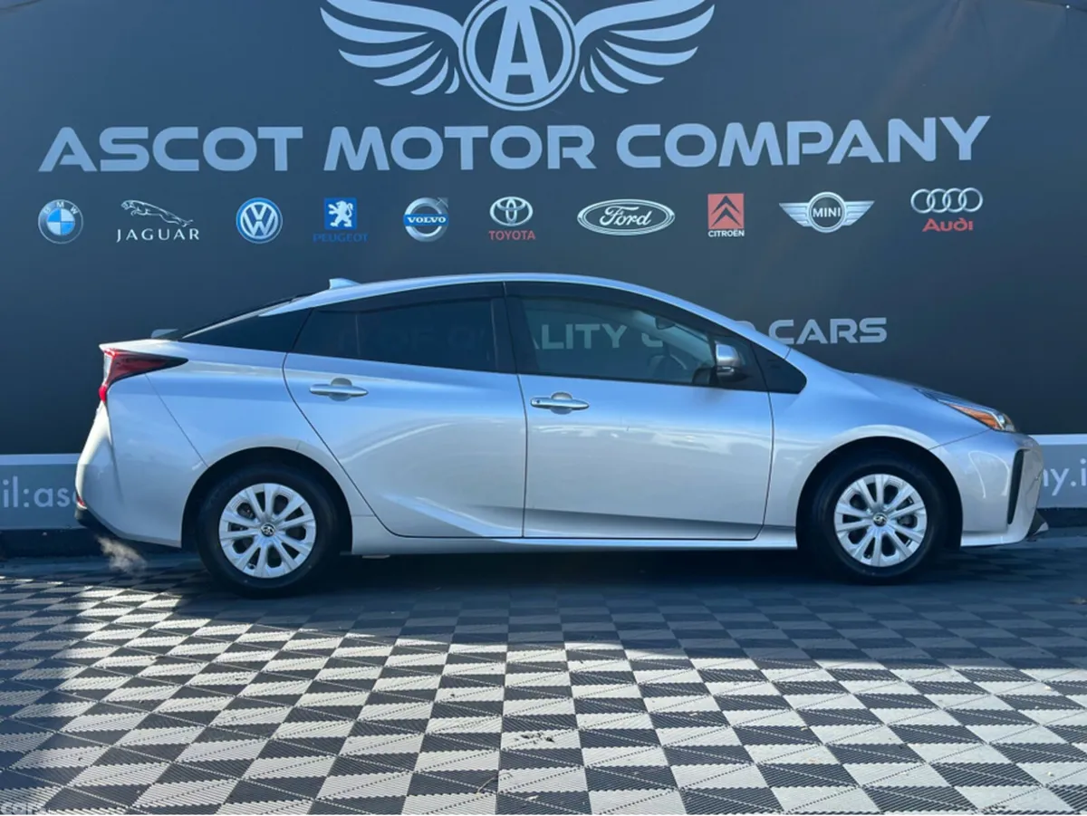 Toyota Prius Saloon, Petrol Hybrid, 2021, Silver