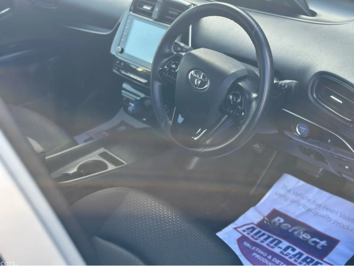 Toyota Prius Saloon, Petrol Hybrid, 2021, Silver