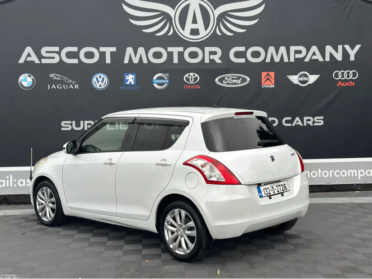 Suzuki Swift Hatchback, Petrol, 2013, White