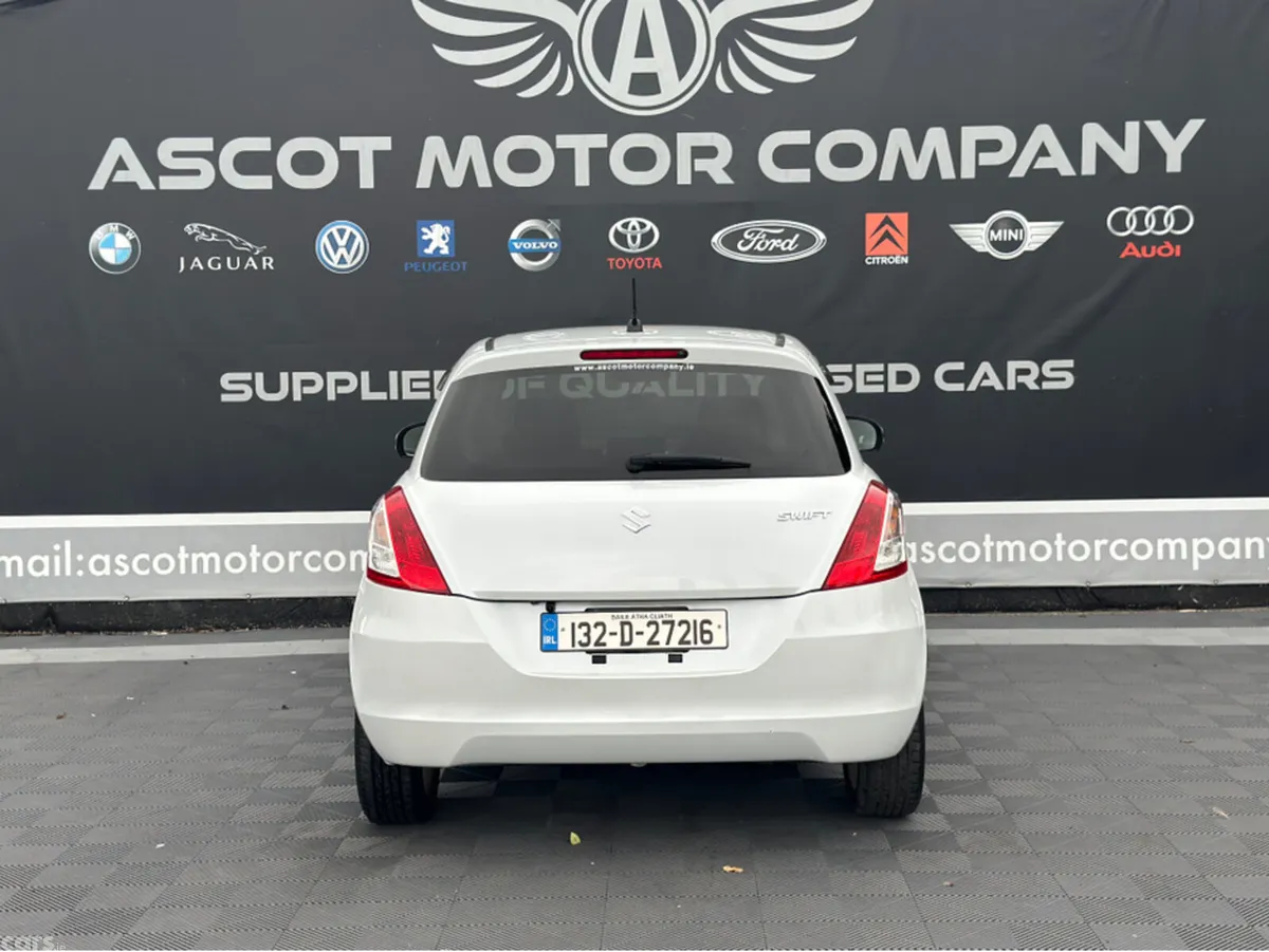Suzuki Swift Hatchback, Petrol, 2013, White