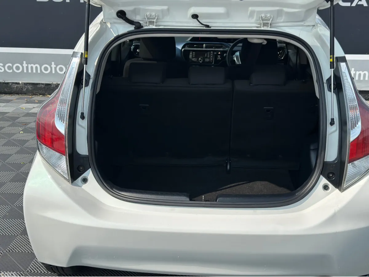 Toyota Aqua Hatchback, Petrol Hybrid, 2015, White