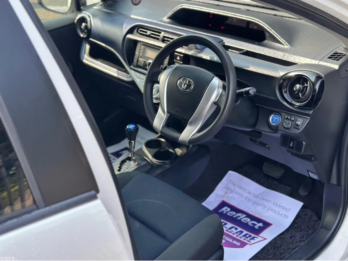 Toyota Aqua Hatchback, Petrol Hybrid, 2015, White