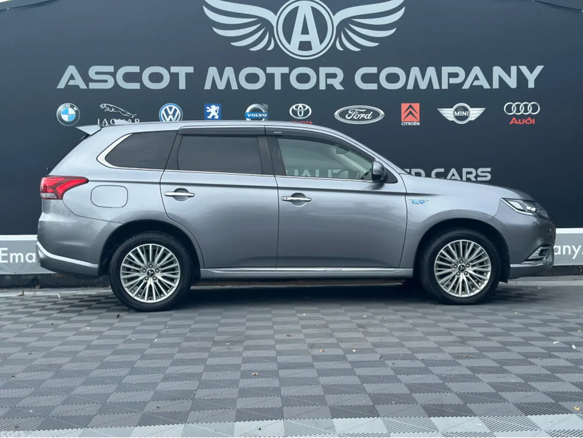 Mitsubishi Outlander MPV, Petrol, 2019, Grey