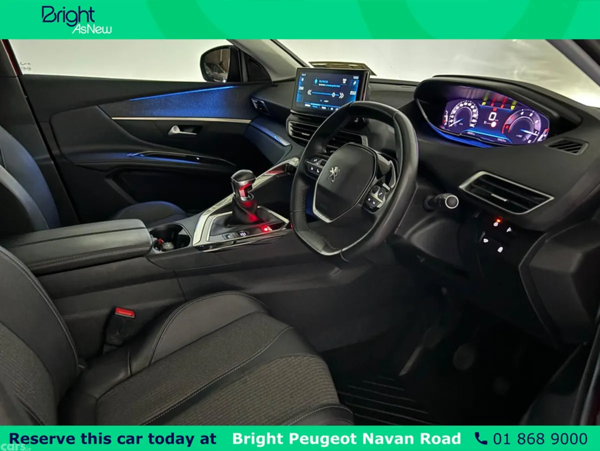 Peugeot 3008 MPV, Diesel, 2022, Red