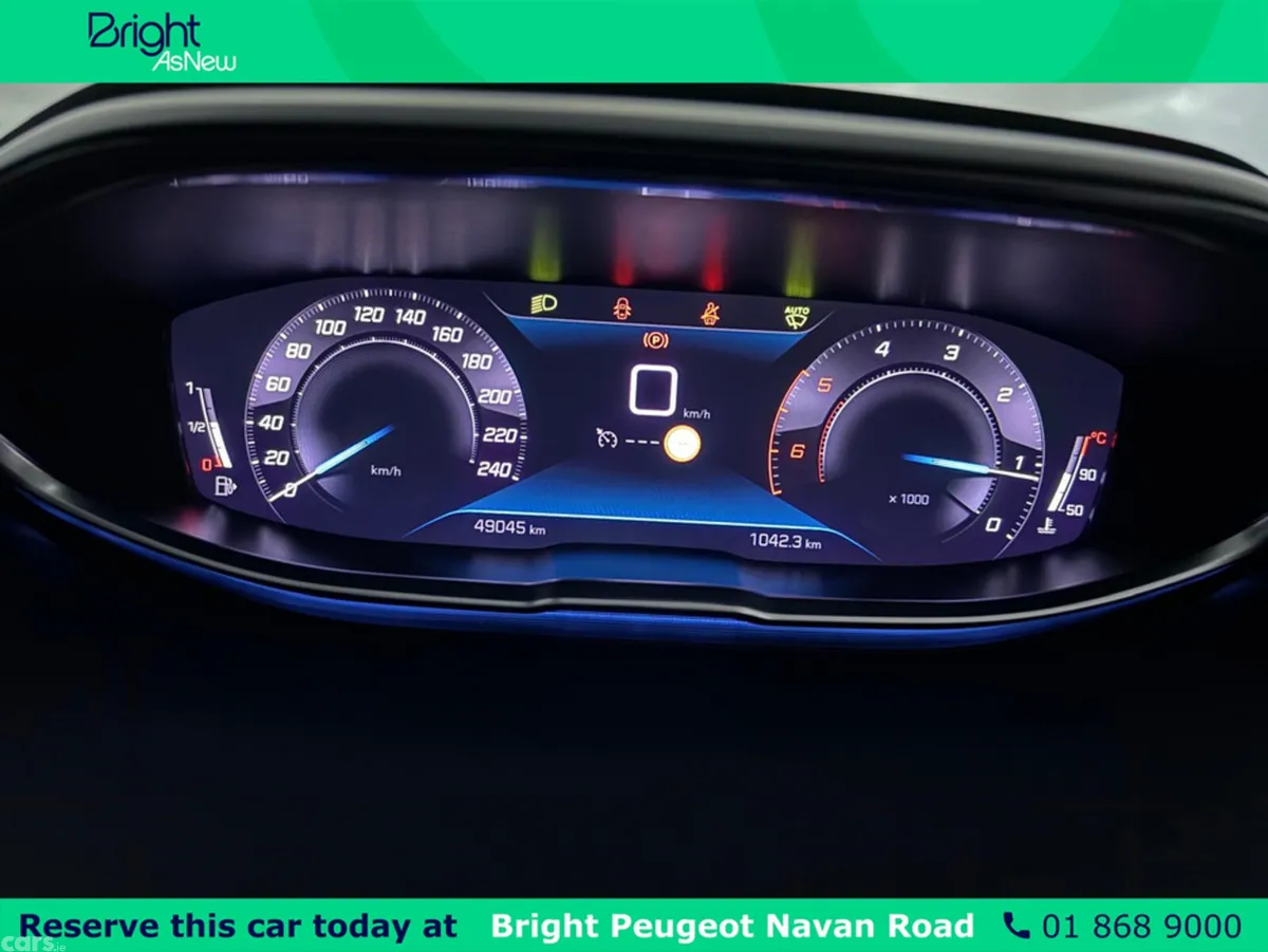 Peugeot 3008 MPV, Diesel, 2022, Red