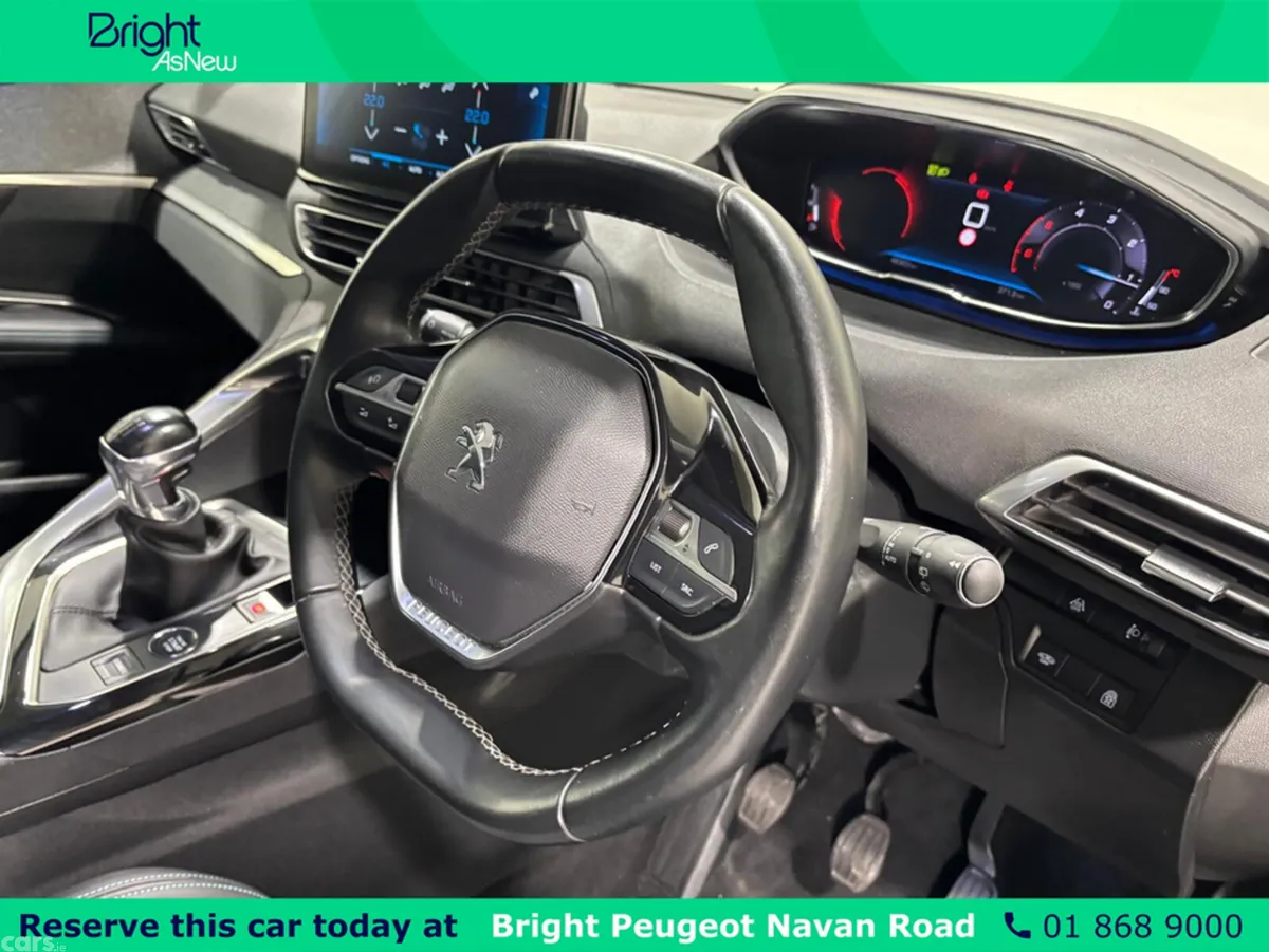 Peugeot 5008 MPV, Diesel, 2021, Brown