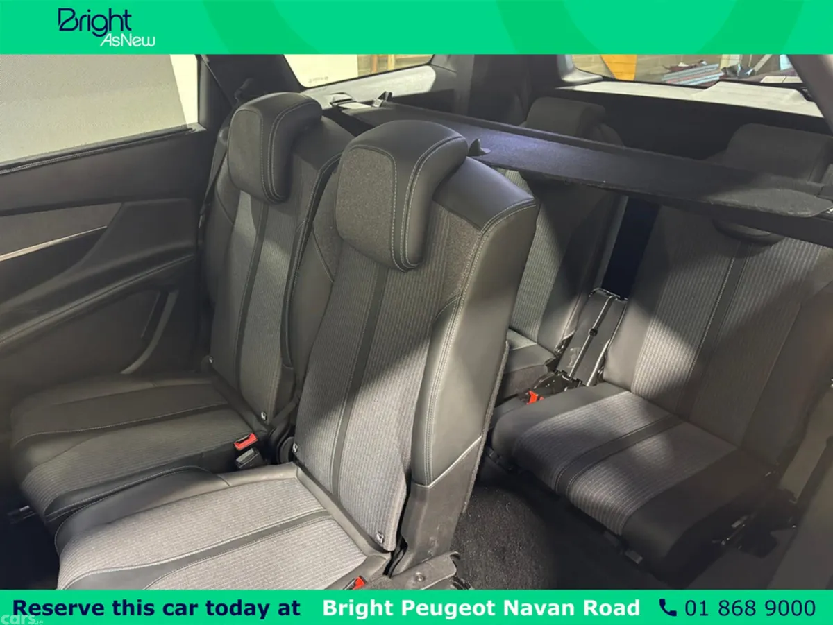 Peugeot 5008 MPV, Diesel, 2021, Brown