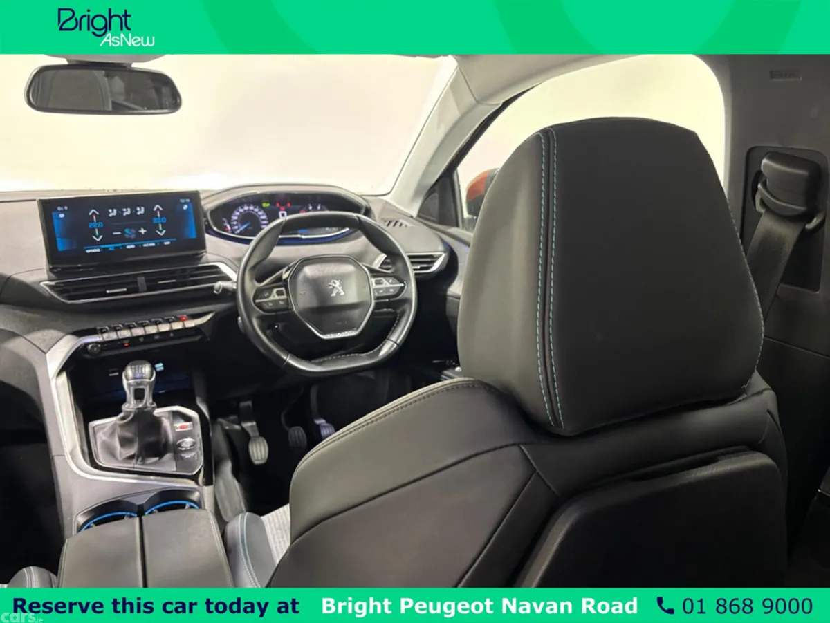 Peugeot 5008 MPV, Diesel, 2021, Brown