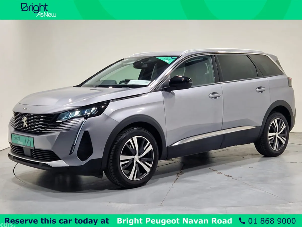 Peugeot 5008 MPV, Petrol, 2022, Silver