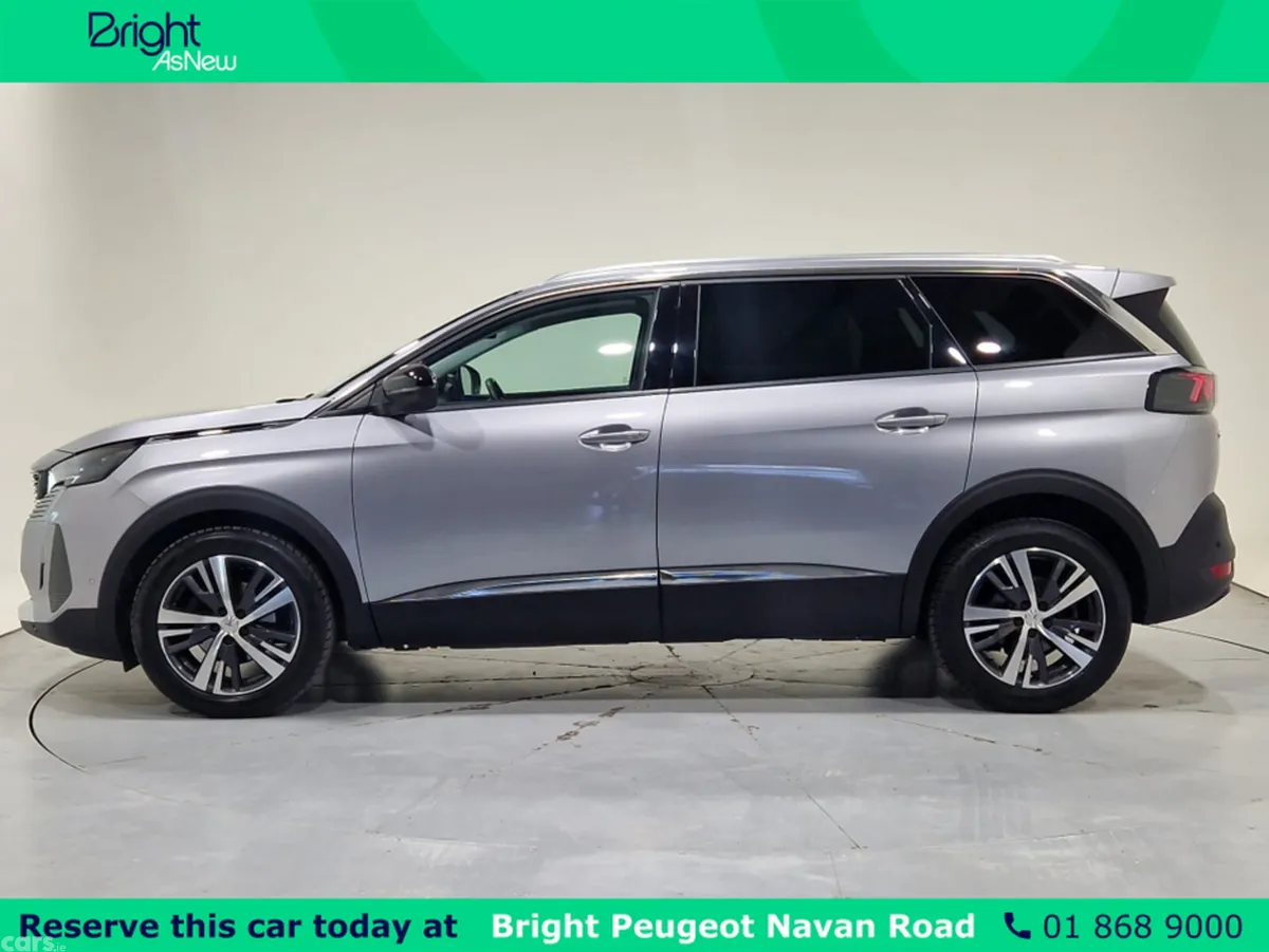 Peugeot 5008 MPV, Petrol, 2022, Silver