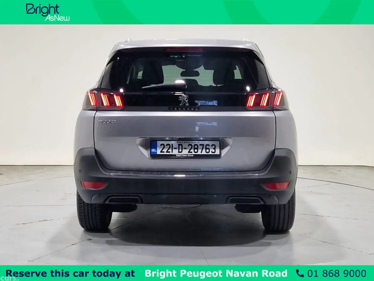 Peugeot 5008 MPV, Petrol, 2022, Silver