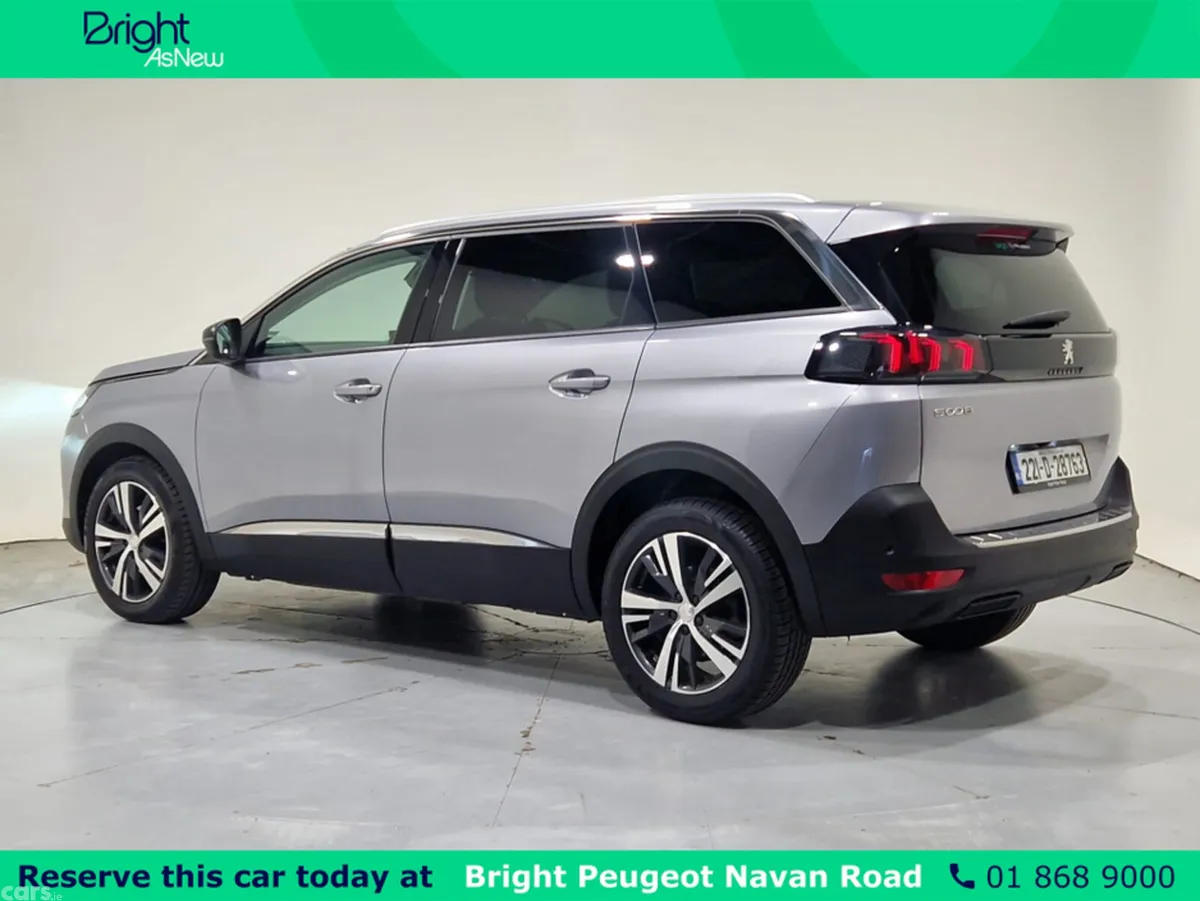 Peugeot 5008 MPV, Petrol, 2022, Silver