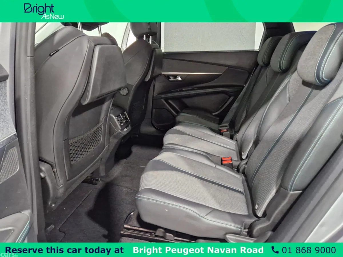 Peugeot 5008 MPV, Petrol, 2022, Silver