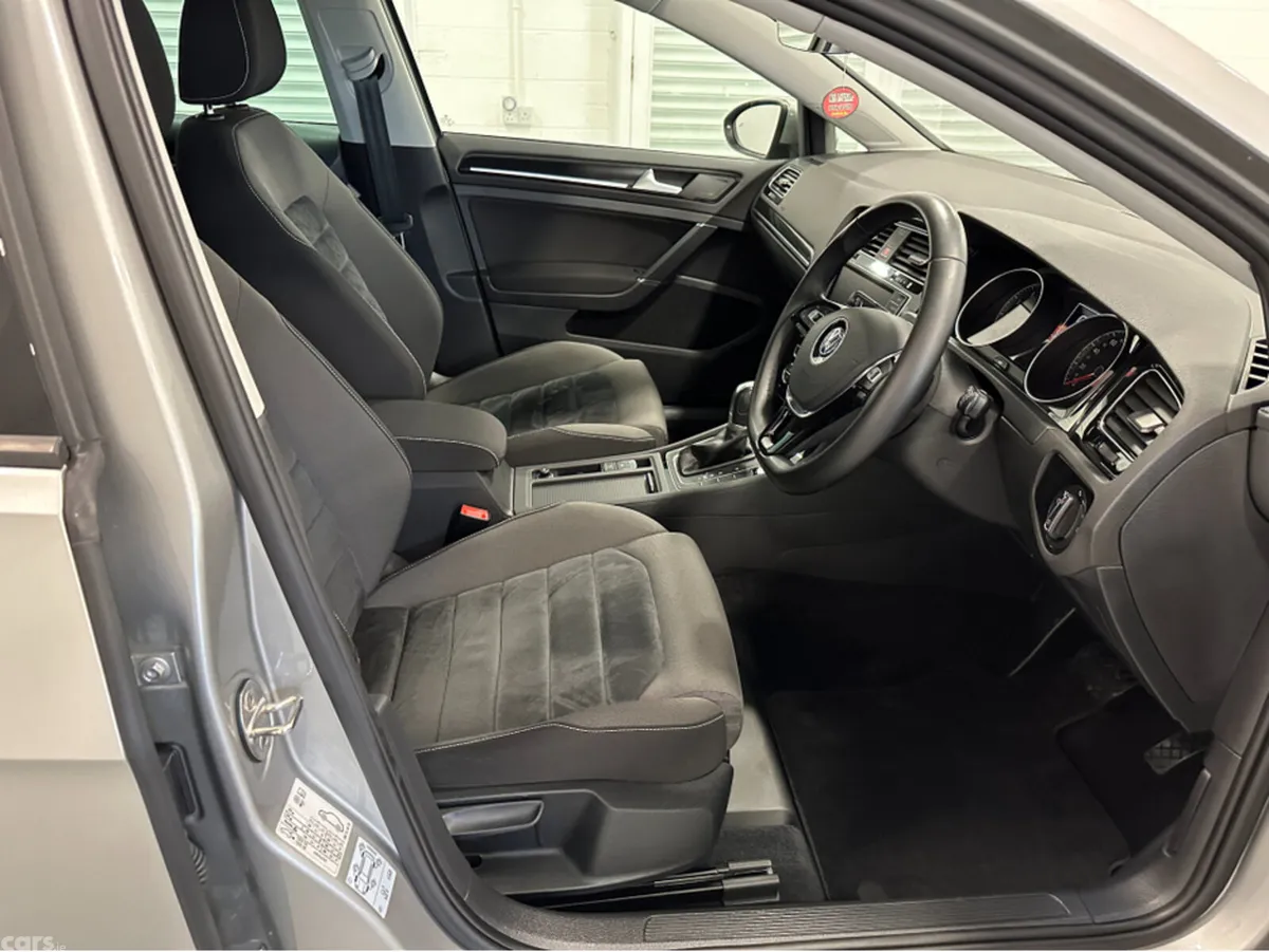 Volkswagen Golf Hatchback, Petrol, 2017, Silver