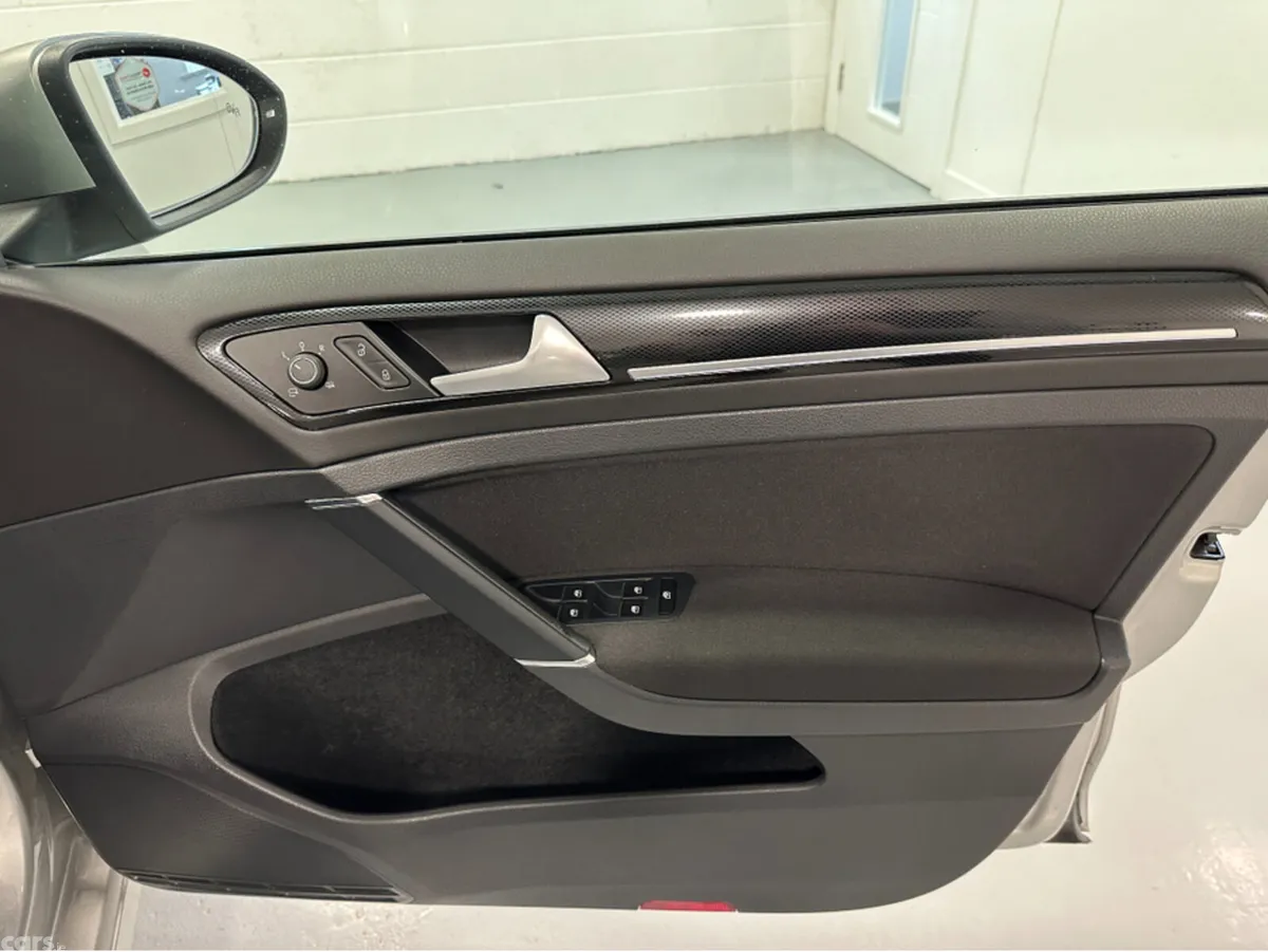 Volkswagen Golf Hatchback, Petrol, 2017, Silver