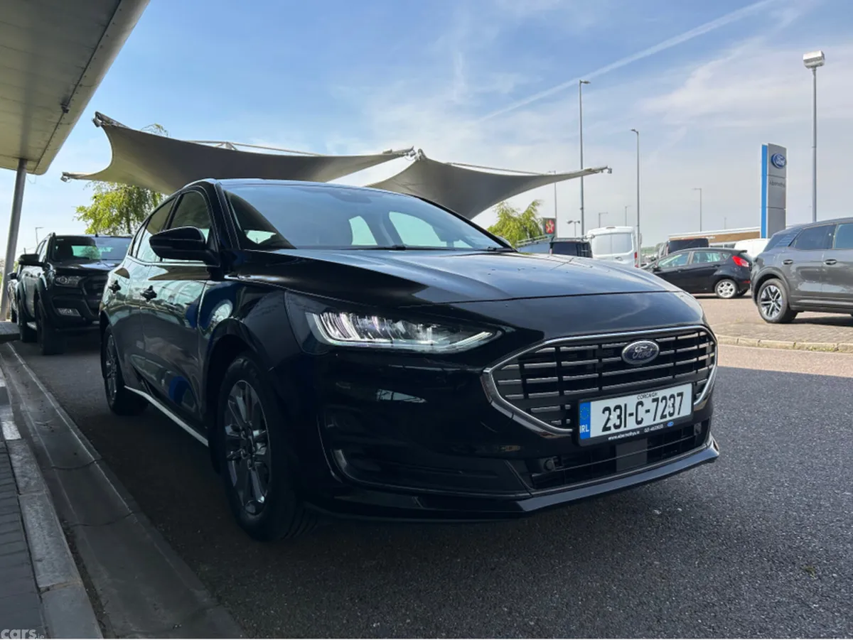 Ford Focus Hatchback, Petrol, 2023, Black