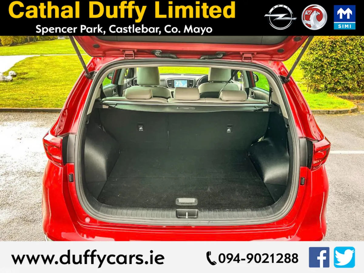 Kia Sportage MPV, Diesel, 2021, Red