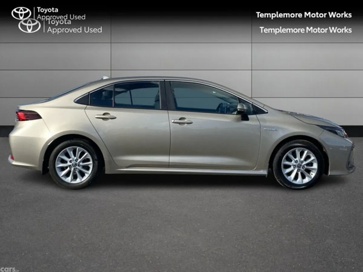 Toyota Corolla Saloon, Petrol Hybrid, 2021, Yellow